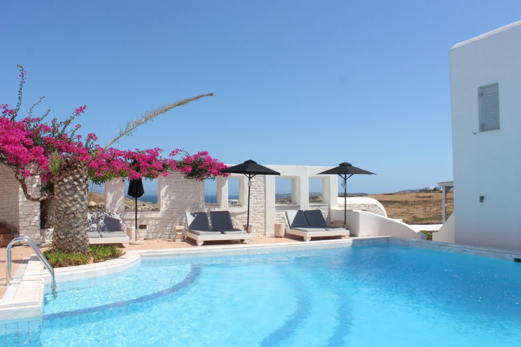 Best Areas for A Greek Villa 90 Minutes From an Airport